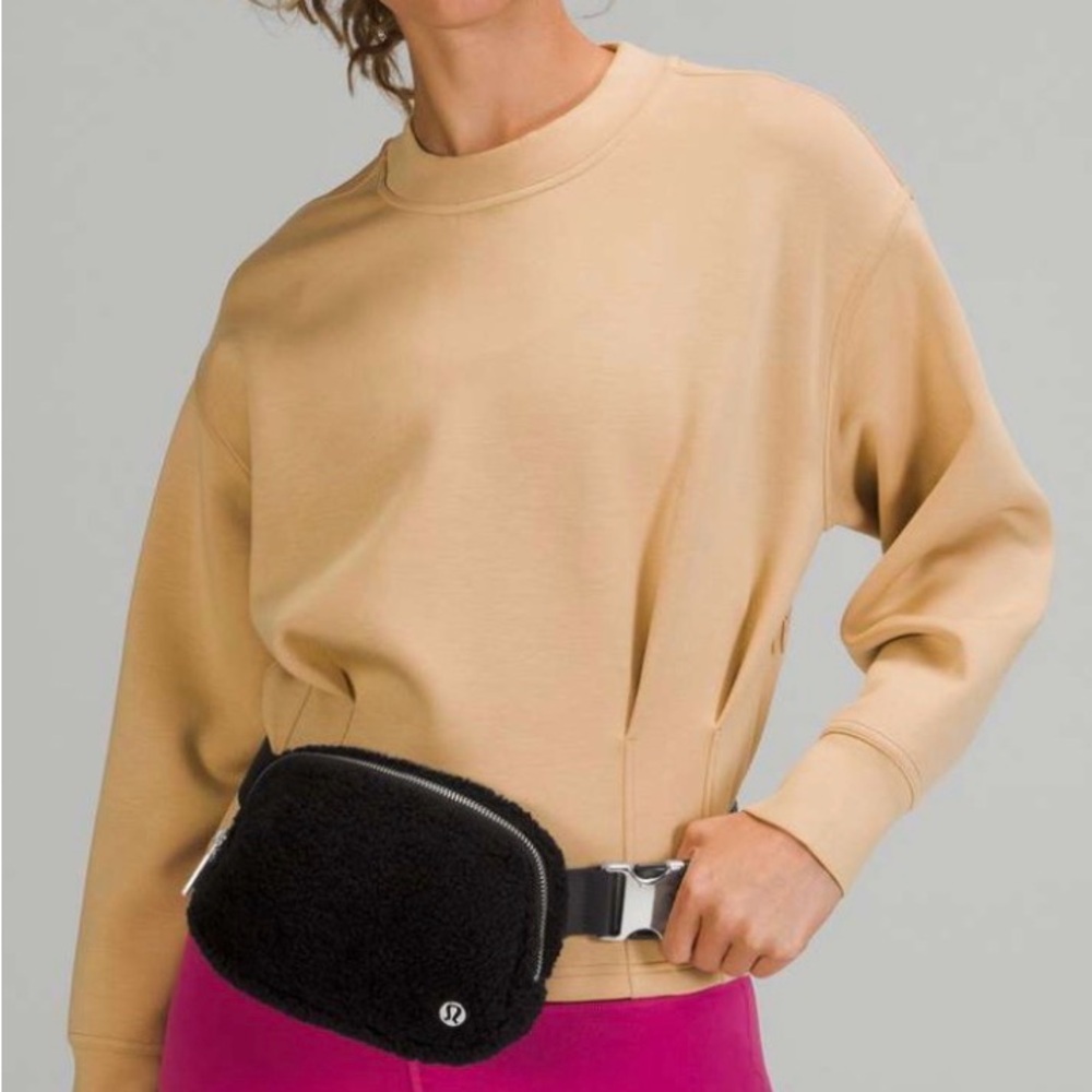 🖤💎LULULEMON Black Sherpa Crossbody Bag with gold accents & trim